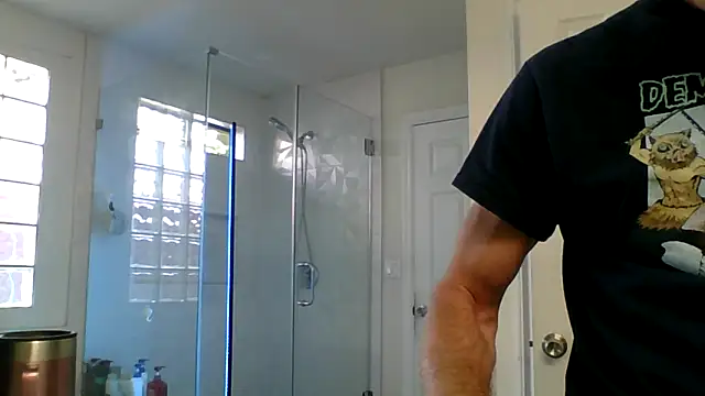 El Gizmo online show from May 2026 01:13:01 AM