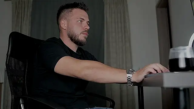 juliusmasters online show from October 2025 06:25:02 PM