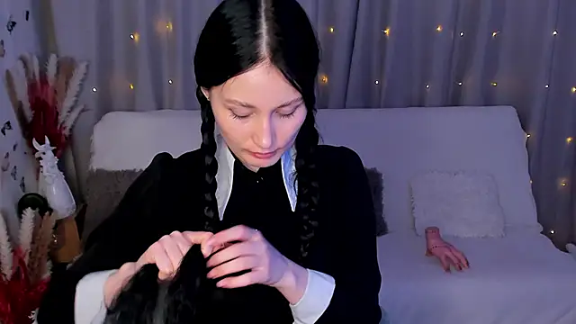 LisaMooore online show from February 2025 10:43:02 PM