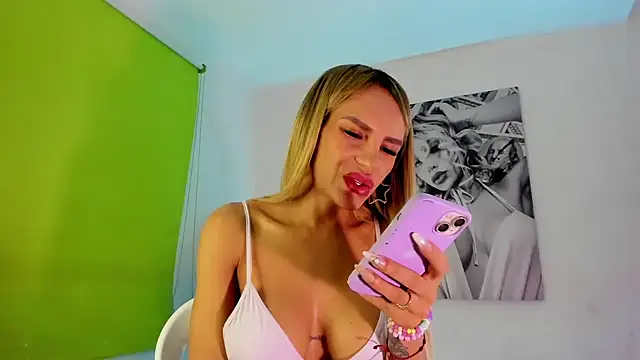 Snapshot of _juliana_star_ chatting on January 2025 10:22:01 PM juliana star online show from January 2025 10:22:01 PM