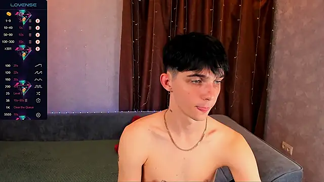 Snapshot of Aaron_Boom chatting on September 2025 01:17:01 AM Aaron Boom online show from September 2025 01:17:01 AM