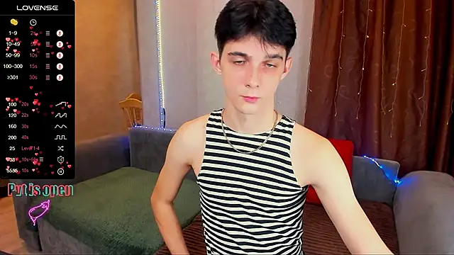 Snapshot of Aaron_Boom chatting on November 2025 05:17:01 AM Aaron Boom online show from November 2025 05:17:01 AM