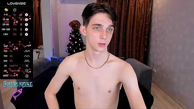 Snapshot of Aaron_Boom chatting on January 2026 11:19:01 PM Aaron Boom online show from January 2026 11:19:01 PM