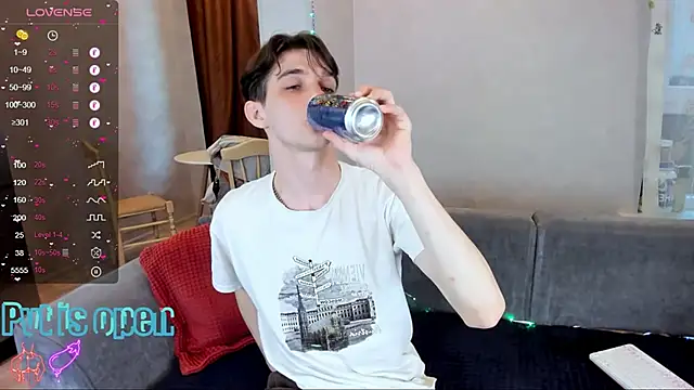 Snapshot of Aaron_Boom chatting on May 2026 03:53:01 PM Aaron Boom online show from May 2026 03:53:01 PM