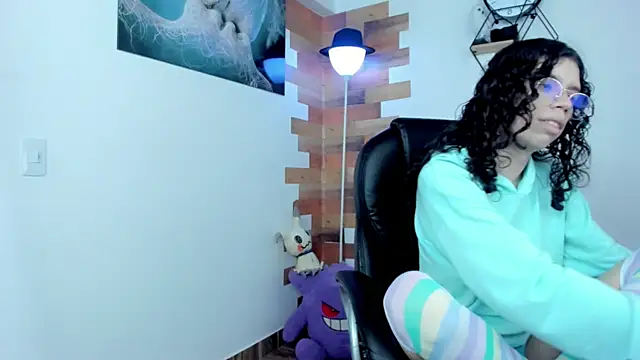 Snapshot of Angel_Dust18 chatting on January 2025 11:24:01 PM Angel Dust18 online show from January 2025 11:24:01 PM