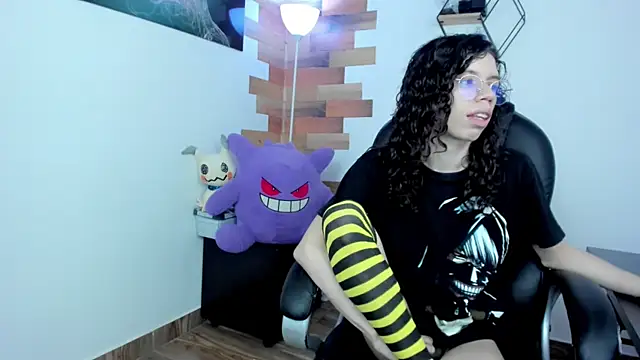 Snapshot of Angel_Dust18 chatting on January 2025 08:09:01 PM Angel Dust18 online show from January 2025 08:09:01 PM