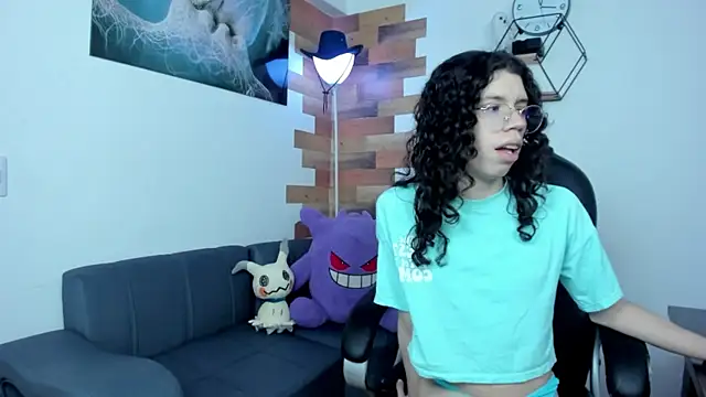 Snapshot of Angel_Dust18 chatting on January 2025 11:24:01 PM Angel Dust18 online show from January 2025 11:24:01 PM