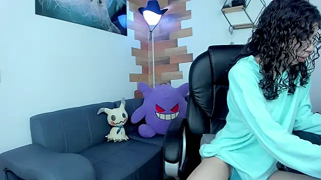 Snapshot of Angel_Dust18 chatting on February 2025 11:05:01 PM Angel Dust18 online show from February 2025 11:05:01 PM