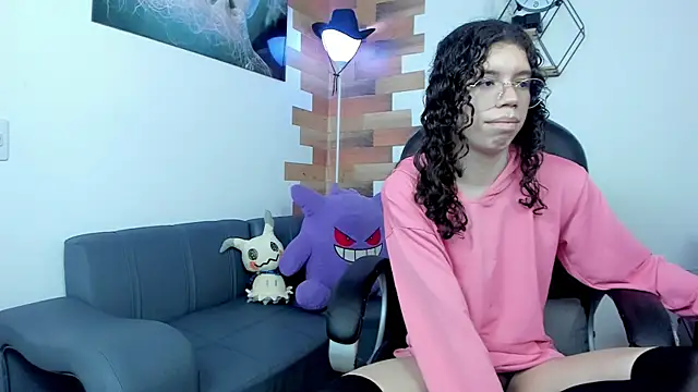 Snapshot of Angel_Dust18 chatting on February 2025 11:16:02 PM Angel Dust18 online show from February 2025 11:16:02 PM