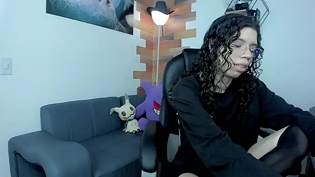 Snapshot of Angel_Dust18 chatting on February 2025 08:20:02 PM Angel Dust18 online show from February 2025 08:20:02 PM