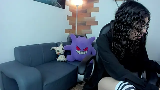 Snapshot of Angel_Dust18 chatting on March 2025 08:42:02 PM Angel Dust18 online show from March 2025 08:42:02 PM