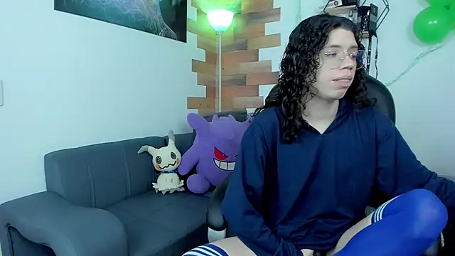 Snapshot of Angel_Dust18 chatting on March 2025 08:37:01 PM Angel Dust18 online show from March 2025 08:37:01 PM