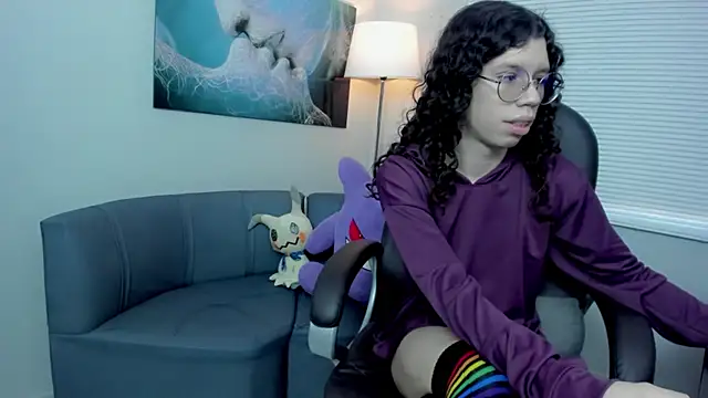 Snapshot of Angel_Dust18 chatting on November 2025 03:45:02 PM Angel Dust18 online show from November 2025 03:45:02 PM