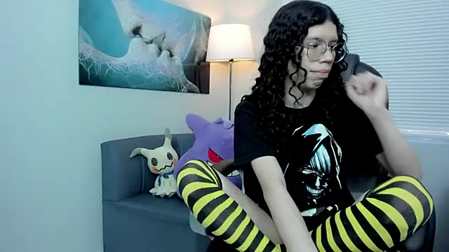 Snapshot of Angel_Dust18 chatting on December 2025 04:36:01 PM Angel Dust18 online show from December 2025 04:36:01 PM