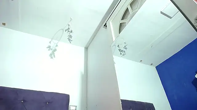 Squirter pussybomb online show from November 2025 06:23:01 AM