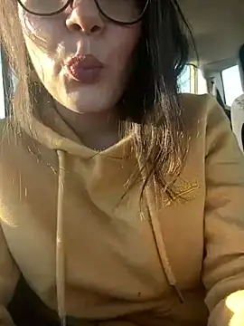 Its Jade online show from December 2024 01:43:02 PM