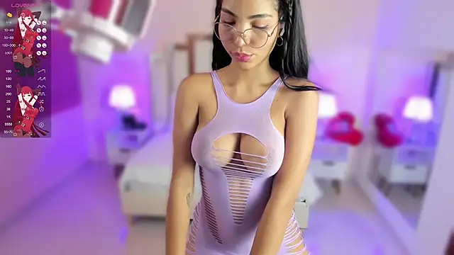 lauramartin1 online show from March 2025 12:55:02 AM