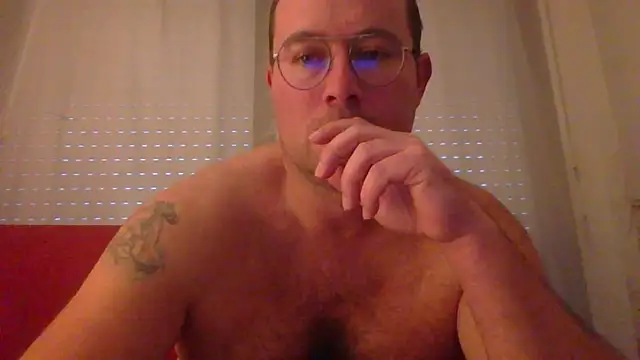 Snapshot of porompomperro chatting on December 2024 04:18:01 PM porompomperro online show from December 2024 04:18:01 PM