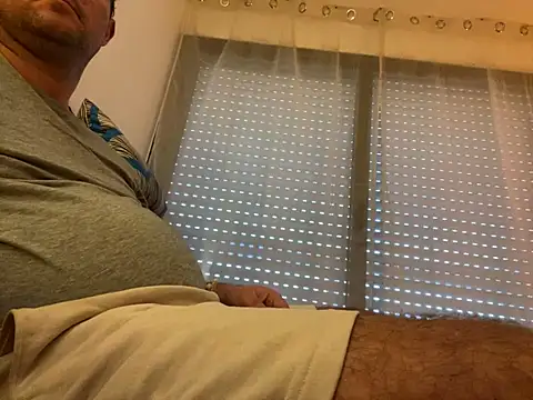 Snapshot of porompomperro chatting on January 2025 02:13:01 PM porompomperro online show from January 2025 02:13:01 PM