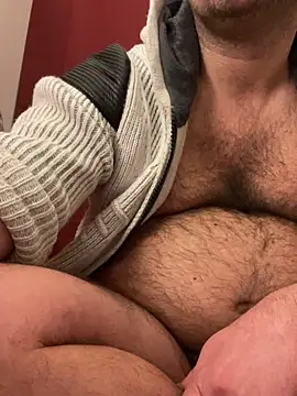 Snapshot of porompomperro chatting on February 2025 08:05:01 PM porompomperro online show from February 2025 08:05:01 PM