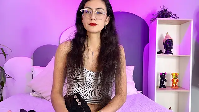 SophieGomez22 online show from May 2026 11:06:01 AM