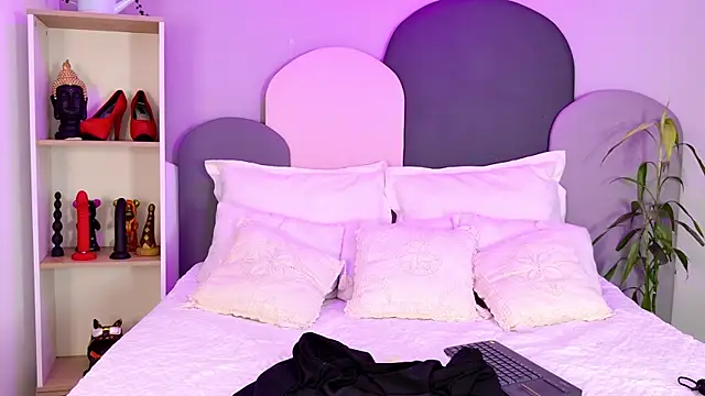 SophieGomez22 online show from July 2026 12:48:02 PM