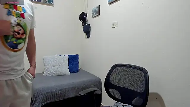 Snapshot of Ares_Johnson chatting on January 2025 06:09:02 PM Ares Johnson online show from January 2025 06:09:02 PM