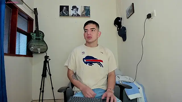 Snapshot of Ares_Johnson chatting on January 2025 02:31:02 PM Ares Johnson online show from January 2025 02:31:02 PM