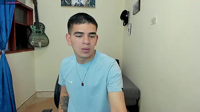 Snapshot of Ares_Johnson chatting on February 2025 03:07:01 PM Ares Johnson online show from February 2025 03:07:01 PM