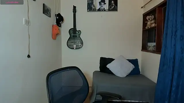 Snapshot of Ares_Johnson chatting on February 2025 12:09:01 AM Ares Johnson online show from February 2025 12:09:01 AM