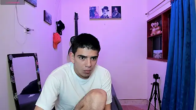 Snapshot of Ares_Johnson chatting on February 2025 06:45:01 AM Ares Johnson online show from February 2025 06:45:01 AM