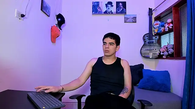 Snapshot of Ares_Johnson chatting on February 2025 12:59:01 PM Ares Johnson online show from February 2025 12:59:01 PM