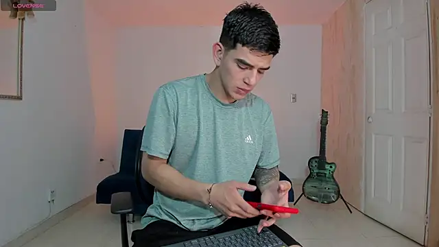 Snapshot of Ares_Johnson chatting on November 2025 07:58:01 PM Ares Johnson online show from November 2025 07:58:01 PM