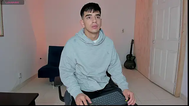 Snapshot of Ares_Johnson chatting on November 2025 12:11:01 PM Ares Johnson online show from November 2025 12:11:01 PM