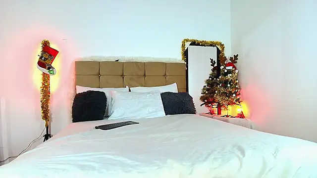 Snapshot of PaoL22 chatting on December 2024 10:56:01 PM PaoL22 online show from December 2024 10:56:01 PM