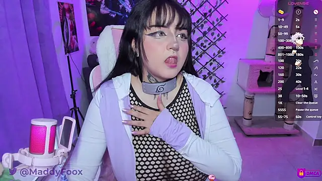 MaddyFooxx online show from May 2026 11:13:01 PM