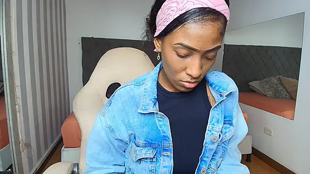 Snapshot of rebeca_cortez_ chatting on January 2025 03:36:02 AM rebeca cortez online show from January 2025 03:36:02 AM