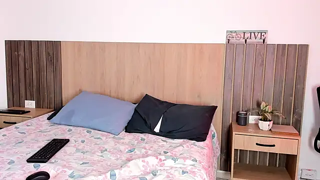 Snapshot of rebeca_cortez_ chatting on November 2025 07:36:01 PM rebeca cortez online show from November 2025 07:36:01 PM