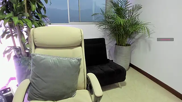 DanielGomez9 online show from March 2025 11:16:01 PM