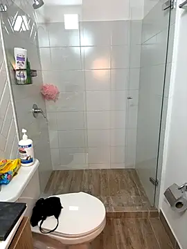 Eva Gonzalez online show from October 2025 02:48:01 PM