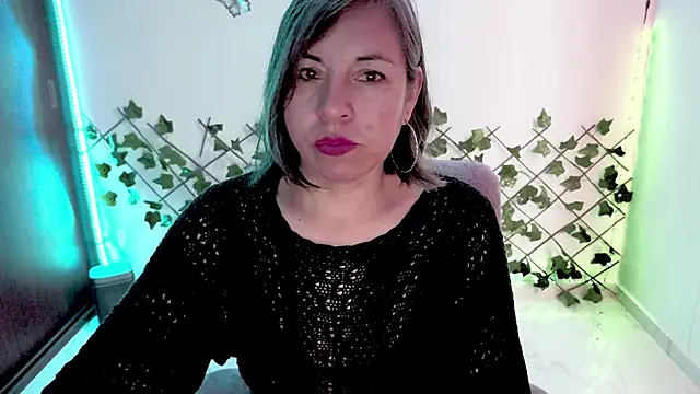 Lady breaks hearts online show from February 2026 12:34:01 PM