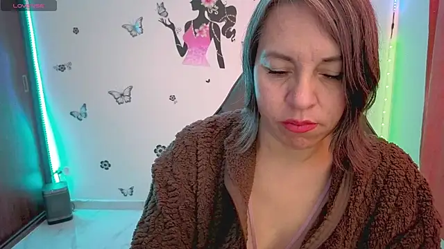 Lady breaks hearts online show from July 2026 01:10:02 PM