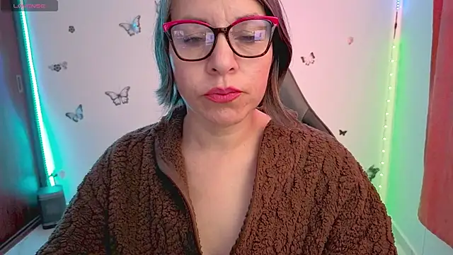 Lady breaks hearts online show from July 2026 04:39:33 PM