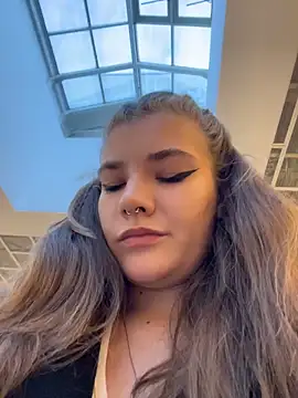 Holy Tereza online show from May 2026 03:32:01 PM