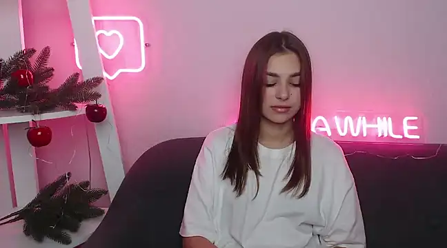 Snapshot of MilanaAngelAs chatting on December 2024 05:42:02 AM MilanaAngelAs online show from December 2024 05:42:02 AM