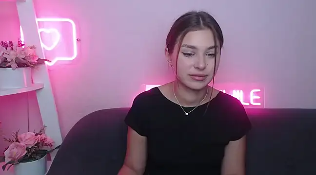 Snapshot of MilanaAngelAs chatting on January 2025 05:45:02 AM MilanaAngelAs online show from January 2025 05:45:02 AM