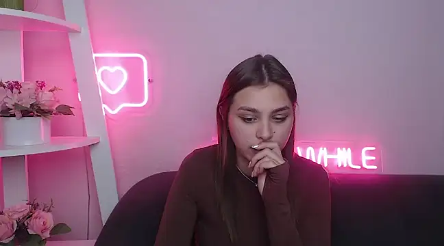 Snapshot of MilanaAngelAs chatting on February 2025 01:53:02 PM MilanaAngelAs online show from February 2025 01:53:02 PM