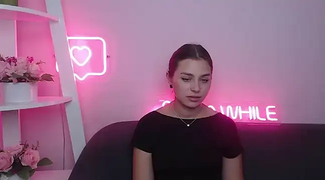 Snapshot of MilanaAngelAs chatting on February 2025 05:40:01 AM MilanaAngelAs online show from February 2025 05:40:01 AM