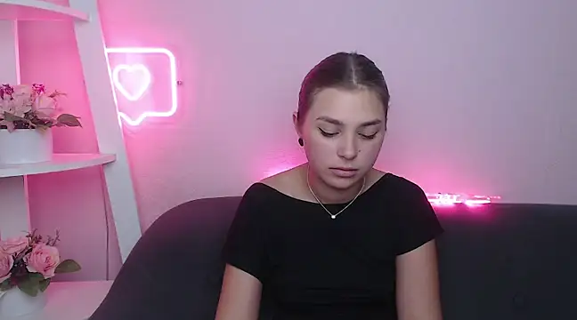 Snapshot of MilanaAngelAs chatting on February 2025 11:04:01 AM MilanaAngelAs online show from February 2025 11:04:01 AM