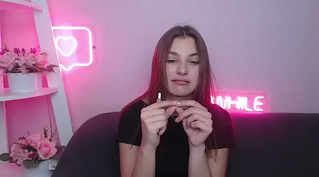 Snapshot of MilanaAngelAs chatting on February 2025 05:37:01 AM MilanaAngelAs online show from February 2025 05:37:01 AM